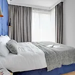 Equus Aparthotel 4*