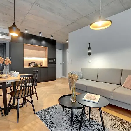 Equus Apartmanhotel 3*