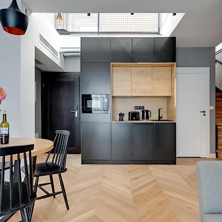 Equus Apartmanhotel 3*