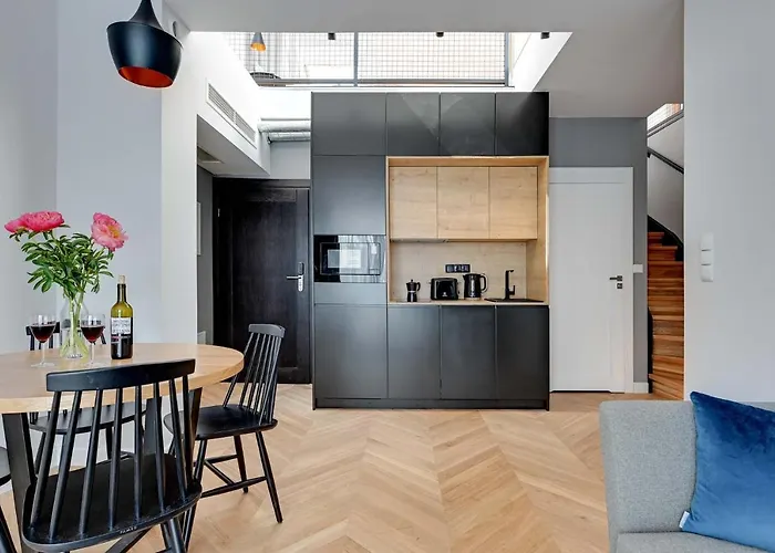 Equus アパートホテル 4*